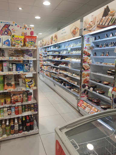 FamilyMart Klebang