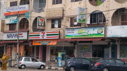 CAFé by 7-Eleven Jalan Besar Tampin (#1483)
