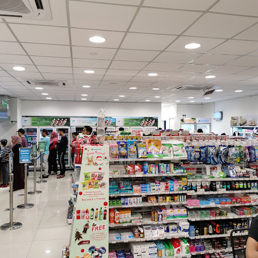 FamilyMart Ecohill Taipan