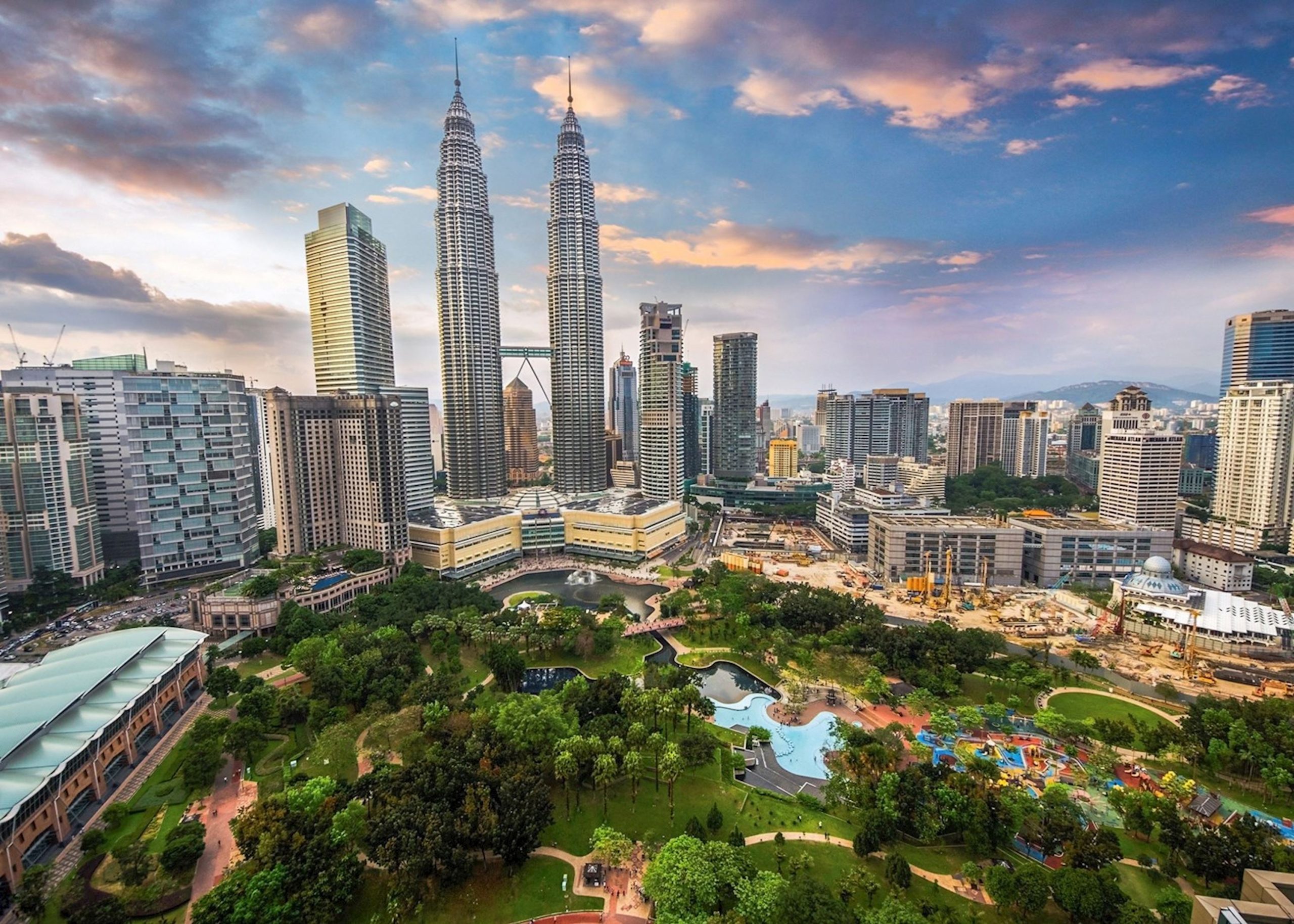 Pemandangan Menakjubkan Kuala Lumpur di Waktu Malam