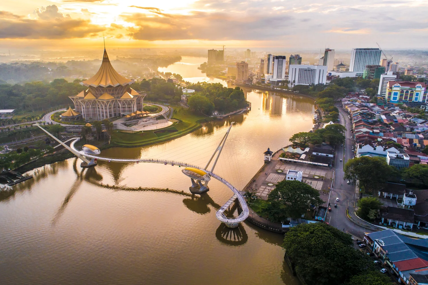 Imej Sarawak: Keindahan Alam Semula Jadi & Budaya Etnik Borneo