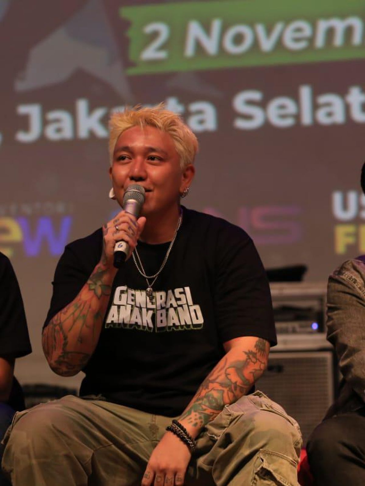 San San 1 San San: Keindahan dan Pesona Wanita Bergambar Di Hutan Asli